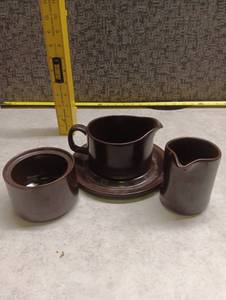 lot 441 image: 3-Piece Ceramic Tableware Set with Pitcher, Bowl, and Creamer