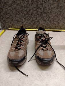 lot 447 image: Fila Hiking Boots Pair US Size 9 Style 1OM0014-241