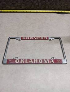 lot 448 image: Oklahoma Sooners License Plate Frame