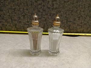 lot 455 image: Pair of Glass Salt and Pepper Shakers with Metal Tops