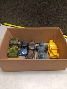 lot 476 image: Lot of 5 Die-Cast Toy Vehicles Mixed Colors
