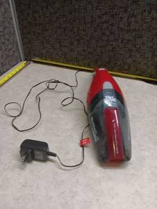 lot 486 image: Dirt Devil Quickflip 8V Lithium Handheld Vacuum Cleaner