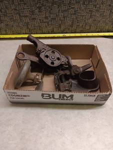 lot 501 image: Lot of Vintage Metal Clamps and vises