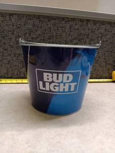 lot 515 image: Bud Light Ice Bucket