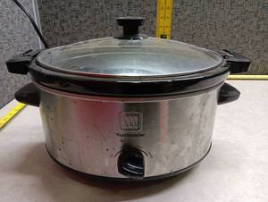 lot 526 image: Toastmaster Slow Cooker Crock Pot - Untested
