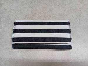 lot 530 image: KUT From The Kloth Black Wallet with Card Slots and ID Window