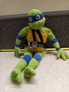 lot 537 image: Teenage Mutant Ninja Turtles Leonardo Plush Toy