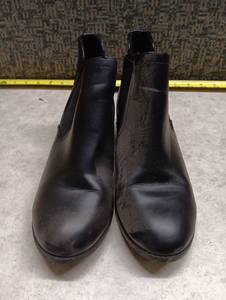 lot 559 image: City Classified Black Chelsea Boots Size 7.5
