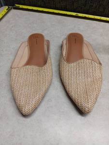 lot 567 image: Timberland Time and Tru Memory Foam Mule Slippers Size 9.5