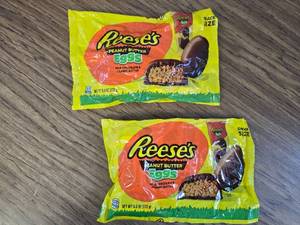 lot 8688 image: Two Pack Reeses Peanut Butter Eggs, 9.6oz