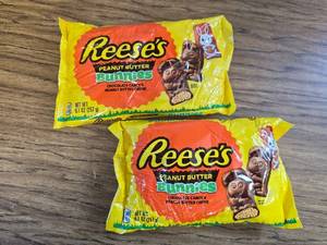 lot 8693 image: 2 Pack Reeses Peanut Butter Bunnies, 9.1oz