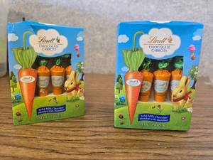 lot 8704 image: 4 Pack Lindt Chocolate Carrots, 1.9oz