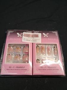 lot 5898 image: 2 pack Press On Nail Sets Long and Short (Floral Cheetah Print)&nbsp