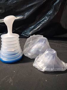 lot 5993 image: Choking Rescue Device with adult and child mask - Retail $30
