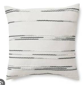 lot 2095 image: Mainstays Grey Waffle Check Throw Pillow with Insert - Retail $12