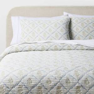 King Reversible Lightweight Matelasse Quilt Cottage Floral Green - Threshold - Retail: $79