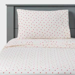 lot 2514 image: Twin Heart Kids Cotton Sheet Set - Pillowfort - Retail $25