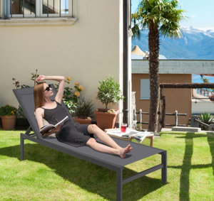lot 5195 image: 6 Position chaise lounger with rust proof aluminum frame - Retail $130