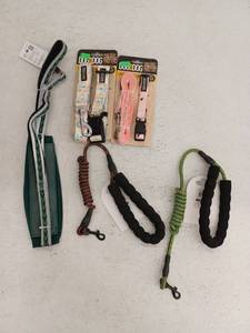 lot 17165 image: Miscellaneous Pet Lot