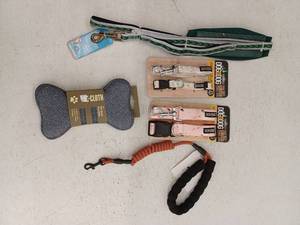 lot 17170 image: Miscellaneous Pet Lot