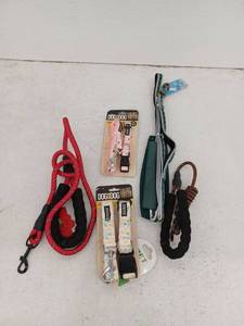 lot 17203 image: Miscellaneous Pet Lot