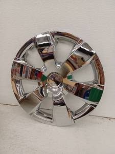 lot 17214 image: Plastic Rim Covers, 4 Pack, Chrome
