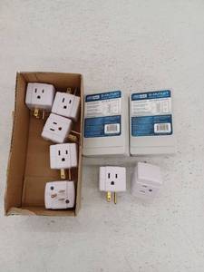 lot 17220 image: Miscellaneous Lot Of Wall Adapters