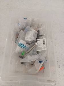 lot 17303 image: Small Miscellaneous Lot of Items