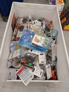 lot 17314 image: Large Miscellaneous Lot Of Items