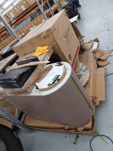 lot 17331 image: Miscellaneous Pallet Of Items