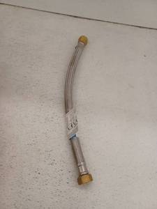 lot 17366 image: 34 x 33 FIP 18 Inch Water Heater Hose, 10 Pack