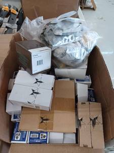 lot 17416 image: Miscellaneous Lot Of Items