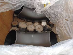 lot 17438 image: Crate Of Miscellaneous Plumbing Items