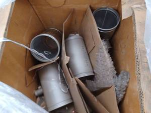 lot 17447 image: Miscellaneous Crate Of Plumbing Items
