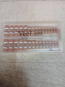 lot 15436 image: YeeLam Fake Nails 15 Sizes 240 Pieces - Retail $10