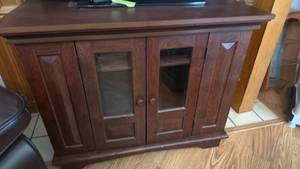 lot 926 image: Tv cabinet stand 29x36x20.5