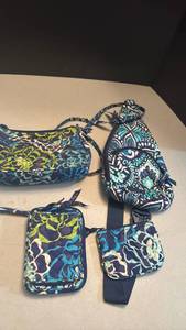 lot 1004 image: Vera Bradley 4-Piece Bag Set Crossbody Hobo bag, wallets