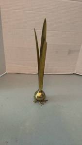 lot 1065 image: Brass desk accessory a vintage Carnevale onion bulb candle holder 13 inches tall