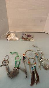 lot 1070 image: Dream Catchers, Decorative Figurines and glass plate with butterflies