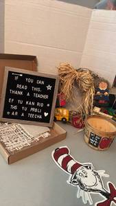 lot 1073 image: Teacher themed wreath, sign with extra letters and more