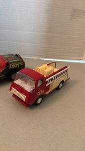 lot 1082 image: Tonka Toy Vehicles 2-Piece Lot U.S. Army Jeep Fire Truck