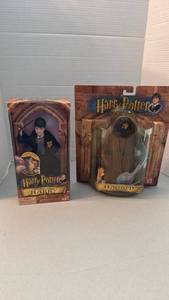 lot 1097 image: Mattel Harry Potter and Sorcerers Stone Action Figures Lot of 2 Harry Hagrid