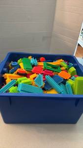 lot 1128 image: Bristle Blocks Building Set with Blue Storage Tote