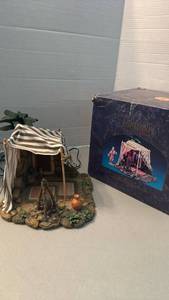lot 1139 image: Fontanini Kings Gold Tent Nativity Scene 5 inches tall