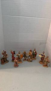 lot 1155 image: Fontanini figurines tallest is 6 inches