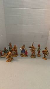 lot 1156 image: Fontanini figurines tallest is 5.5 inches