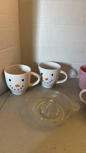 lot 1216 image: Ceramic Snowman Mugs and Teapot Set with Citrus Juicer