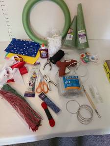 lot 1405 image: Glue gun, glue sticks, other crafting supplies