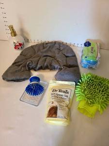 lot 1421 image: Microwavable neck and shoulder warmer, Epsom salt, cleaning supplies