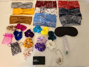 lot 1425 image: Foldable purse hook, derma planer, hair scrunchies, soft headbands